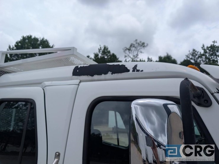 2011-freightliner-m2-stakebed-truck-image-11