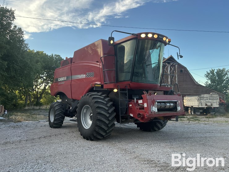 2011-case-ih-5088-image-1