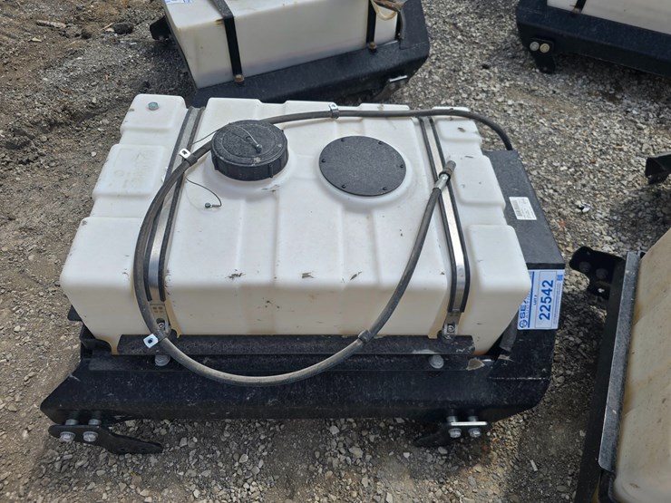 #22542-•-sprayer-tank-skid-steer-roof-mount-image-1