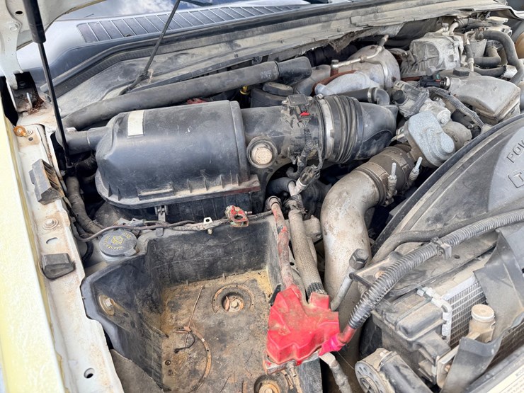 2010-ford-f550-image-38