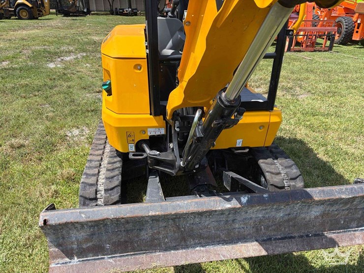 2025-jcb-35z-1-image-16