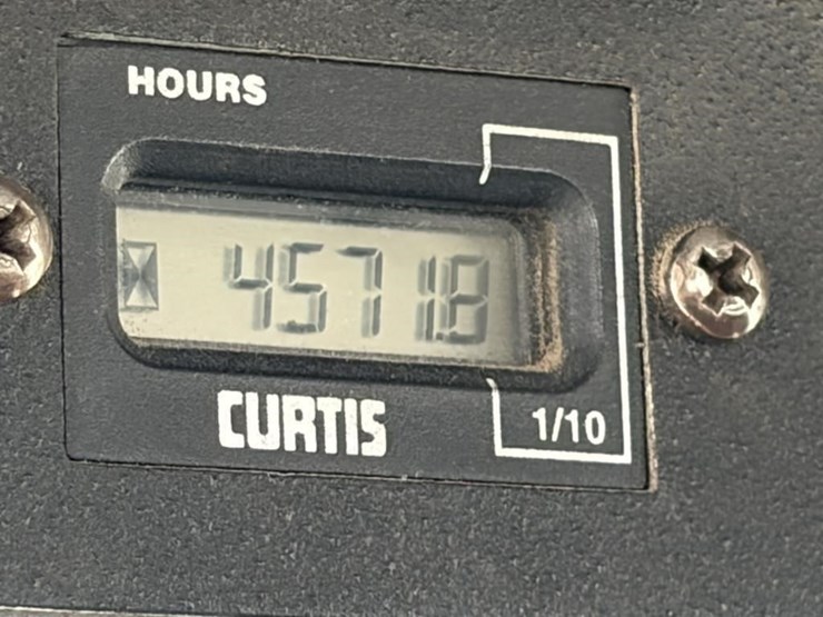 2000-freightliner-fl80-image-37