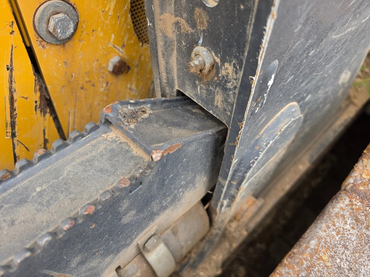 2015-deere-700k-image-100