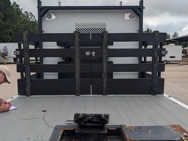2012-freightliner-m2-stakebed-truck-image-28