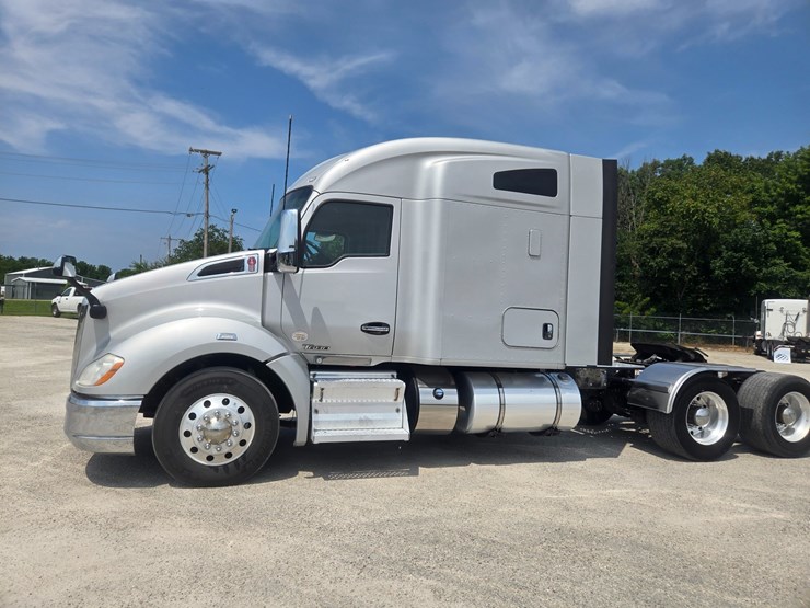 2019-kenworth-t680-image-5