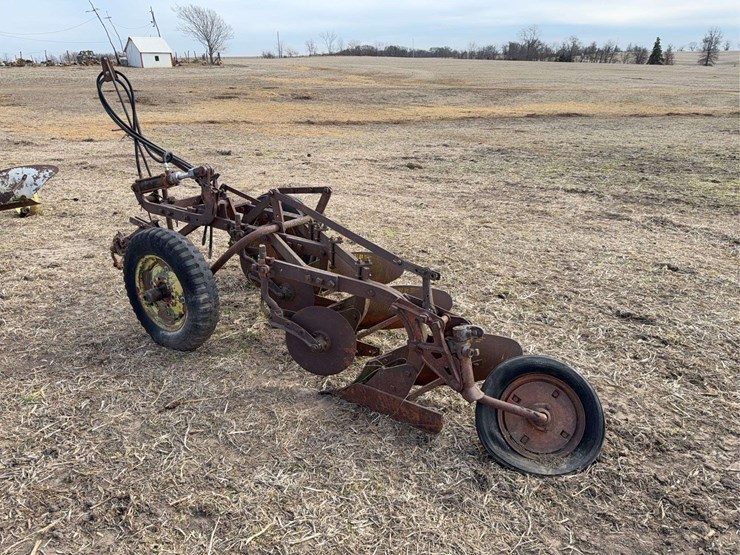 oliver-pull-type-three-bottom-plow-image-3