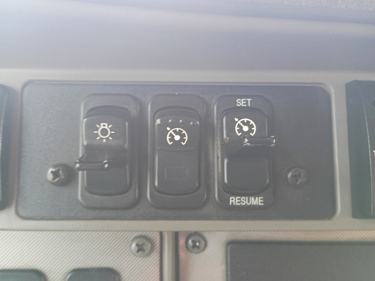 2012-kenworth-t370-image-64