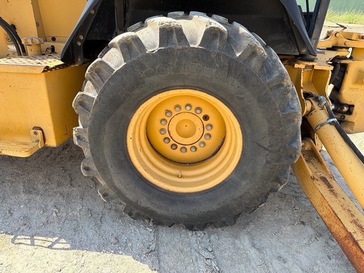 2000-deere-710d-image-134
