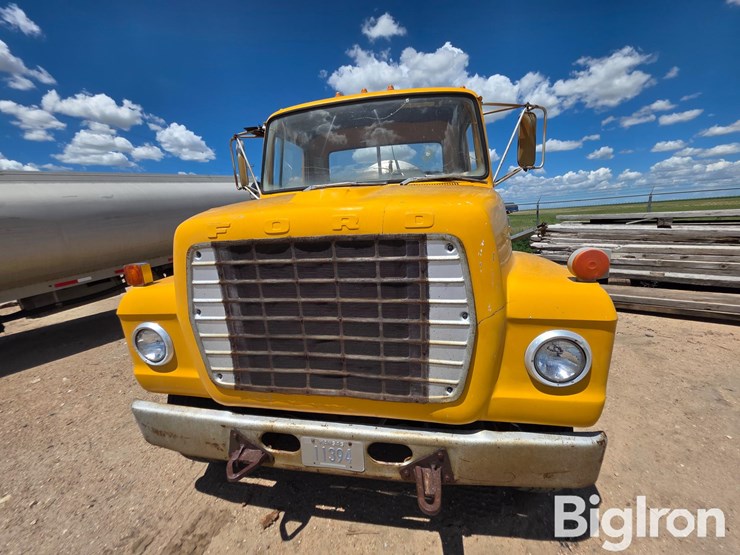 1974-ford-l8000-image-2