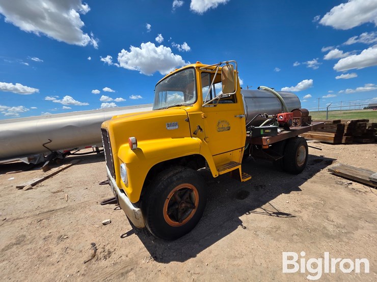 1974-ford-l8000-image-1