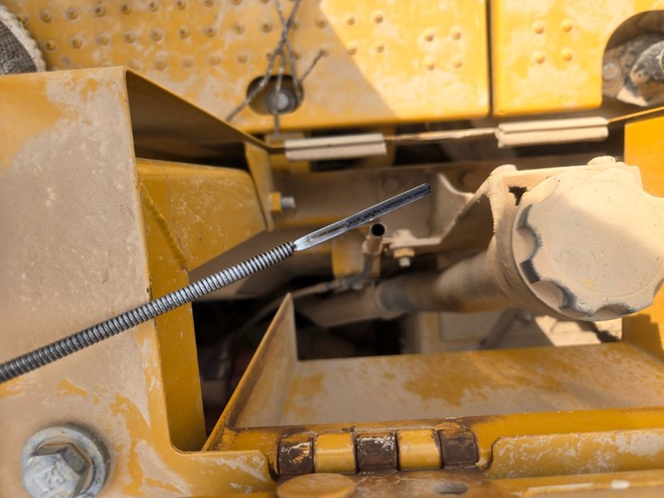 2019-caterpillar-320-image-31