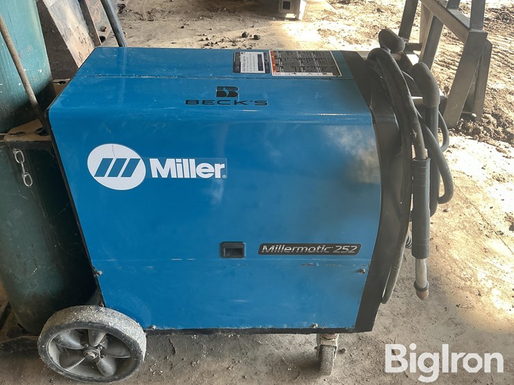 miller-252-wire-feed-welder-image-18
