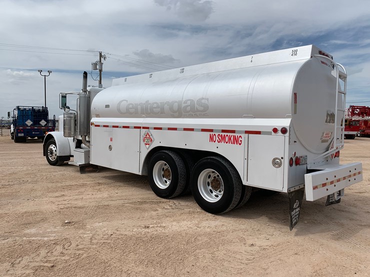 2006-peterbilt-379-image-3