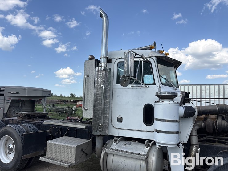 1982-peterbilt-359-image-9