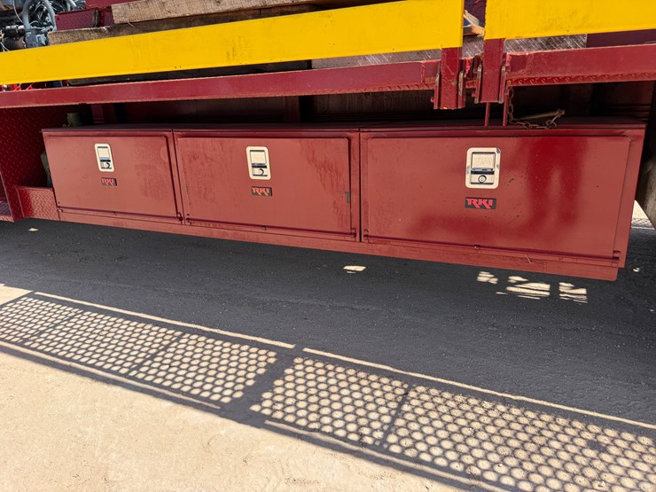 1980-taylor-4-axle-well-service-rig-image-9