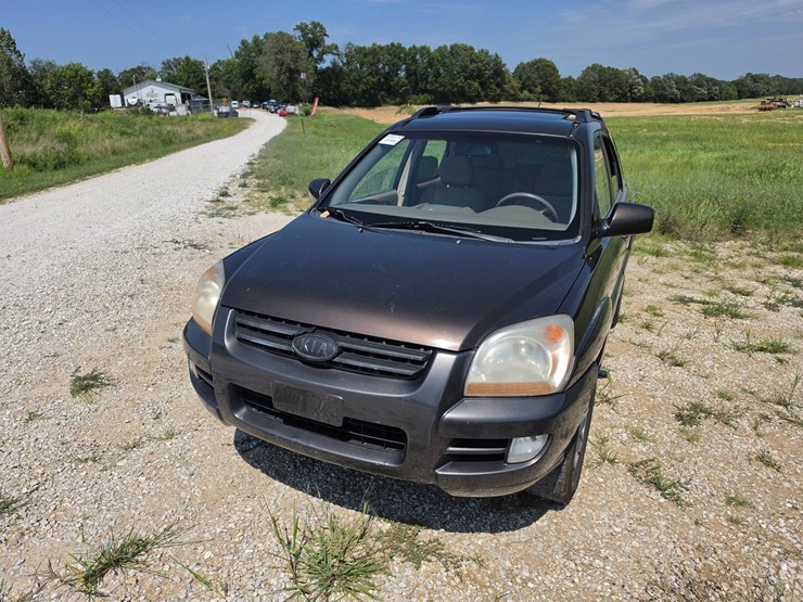 2005-kia-sportage-image-1