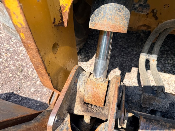2014-caterpillar-272d-image-63