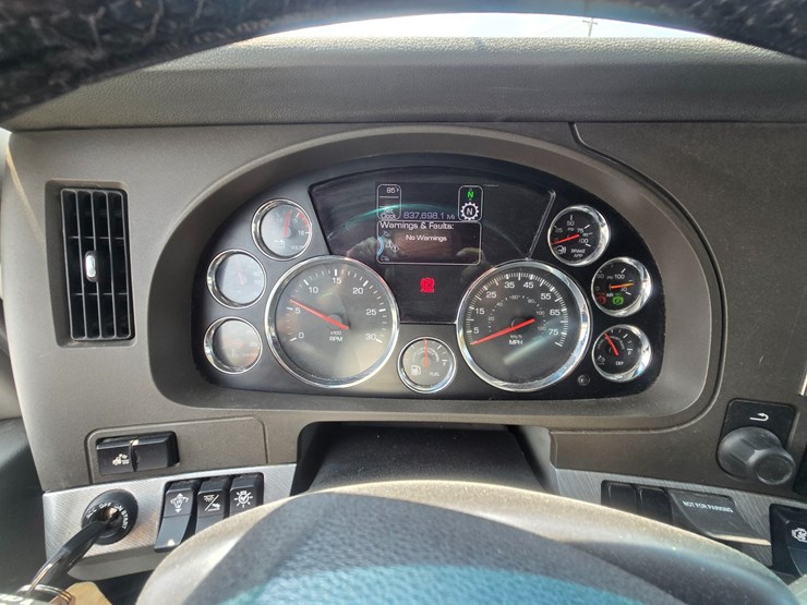2019-kenworth-t680-image-53