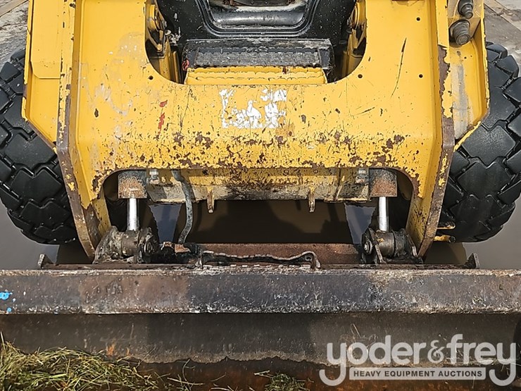 2016-caterpillar-262d-image-12