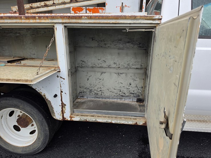 2000-ford-f550-image-75