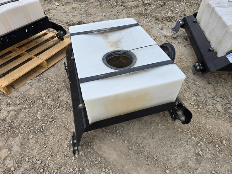 #23963-•-sprayer-tank-skid-steer-roof-mount-image-2
