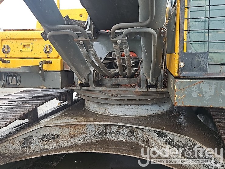 volvo-ec240b-lc-image-20
