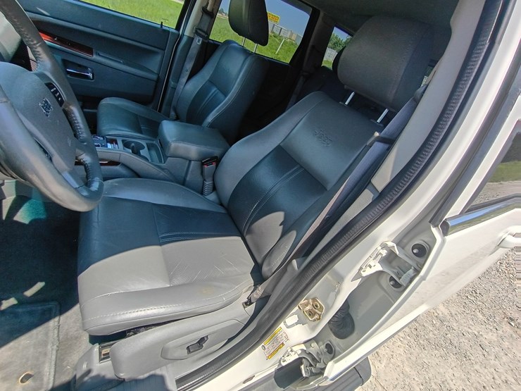 2007-jeep-grand-cherokee-image-28