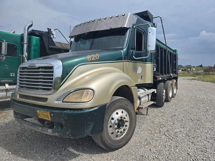 2009-freightliner-columbia-120-image-1