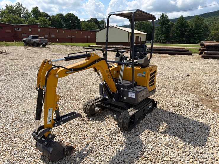 #25028-•-2025-mx20r-mini-excavator-image-1