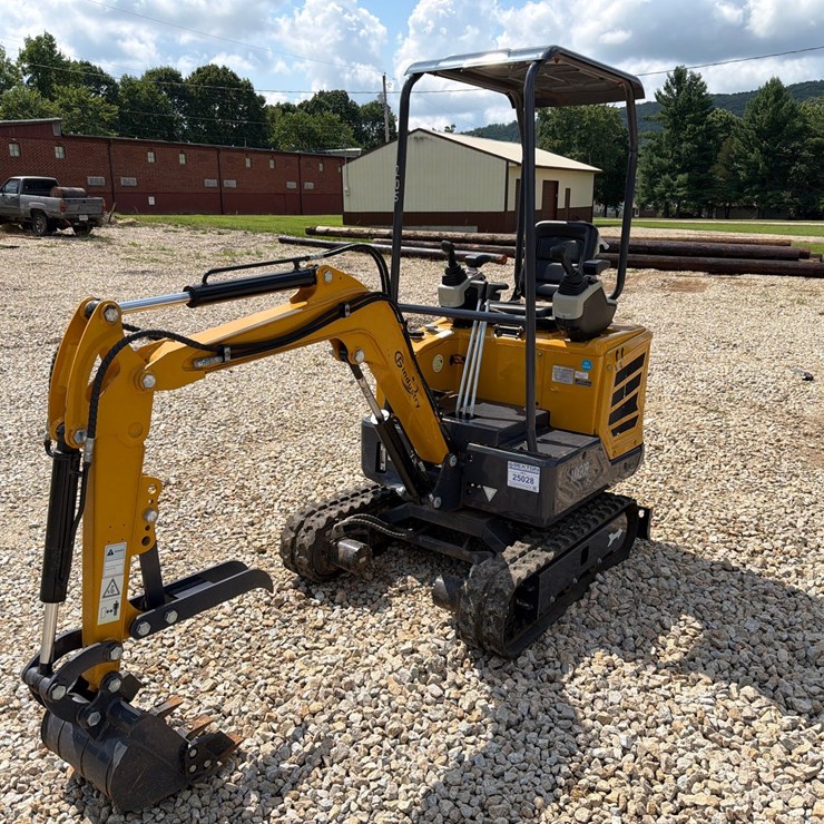 #25028 • 2025 MX20R Mini Excavator