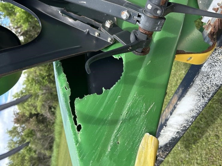 2012-john-deere-635f-image-18