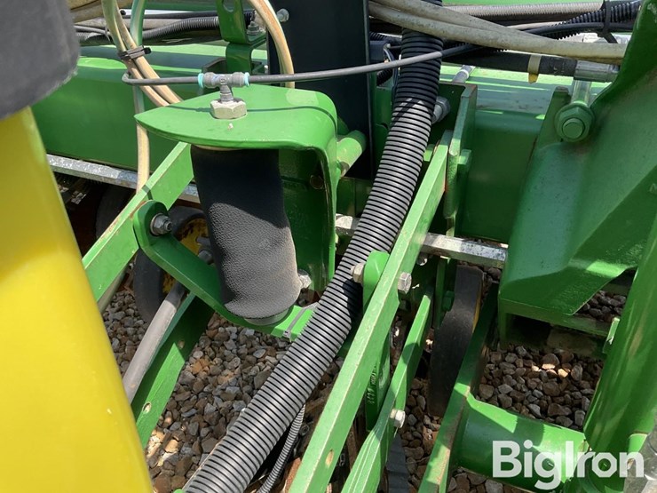 2010-john-deere-1770nt-image-20
