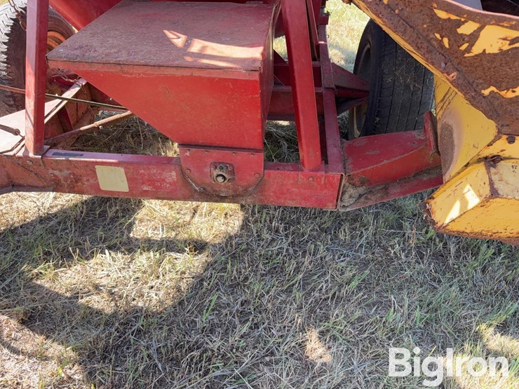 new-holland-352-image-14