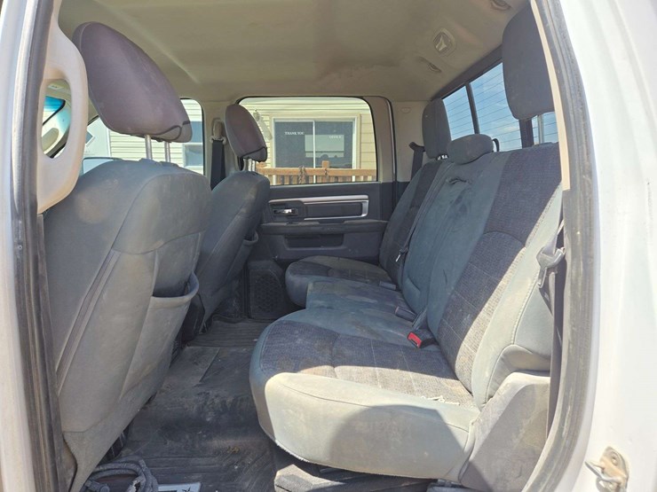 2014-ram-2500-slt-image-12