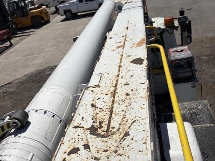 2013-international-7400-image-18
