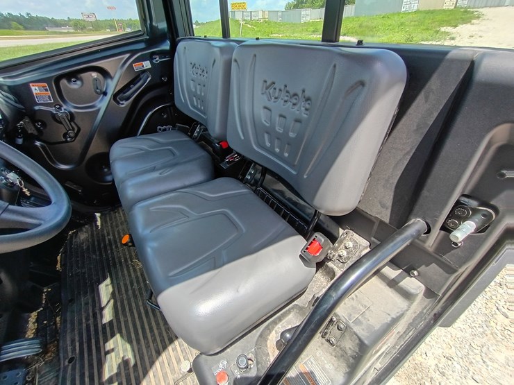 2025-kubota-rtv1100-image-17