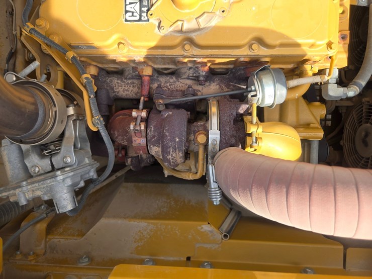 2019-caterpillar-320-image-26