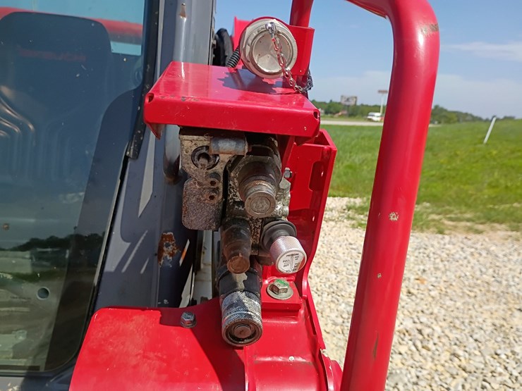 2023-takeuchi-tl10v2-image-62