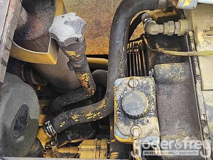 2006-deere-650j-image-26