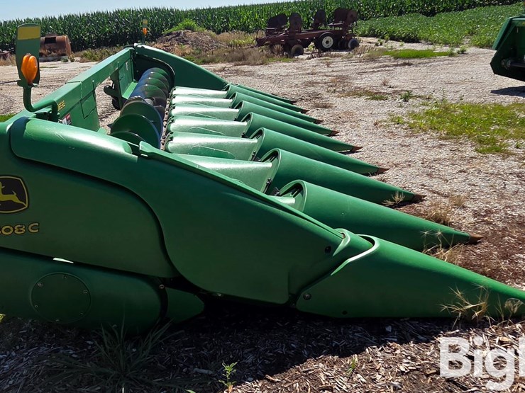 2010-john-deere-608c-image-4