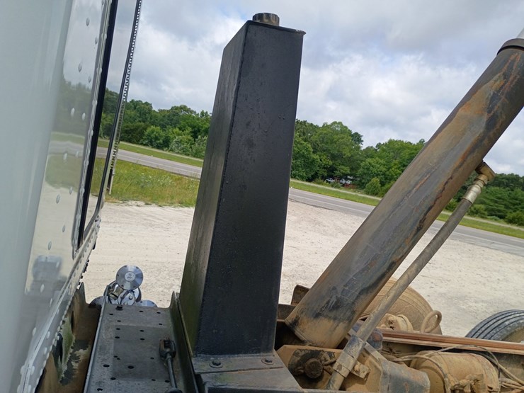 #24861-•-1988-freightliner-flc-dump-truck-image-87