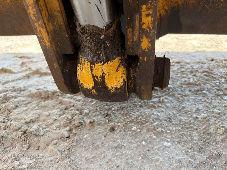 2000-deere-710d-image-69