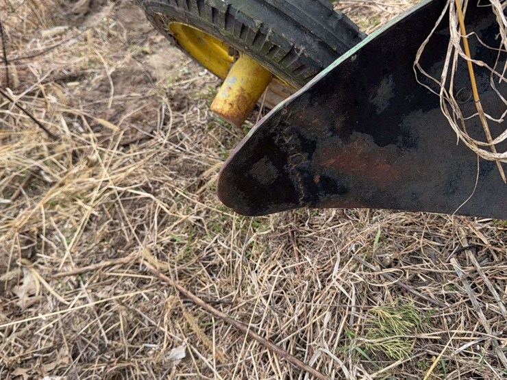 john-deere-pull-type-three-bottom-plow-image-15