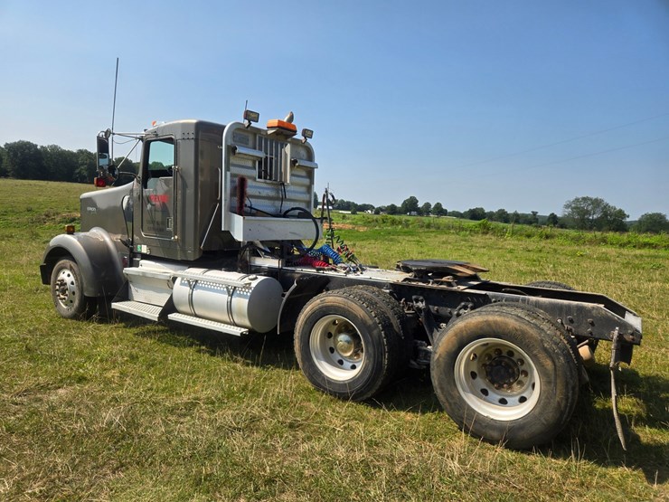 2002-kenworth-w900-image-7