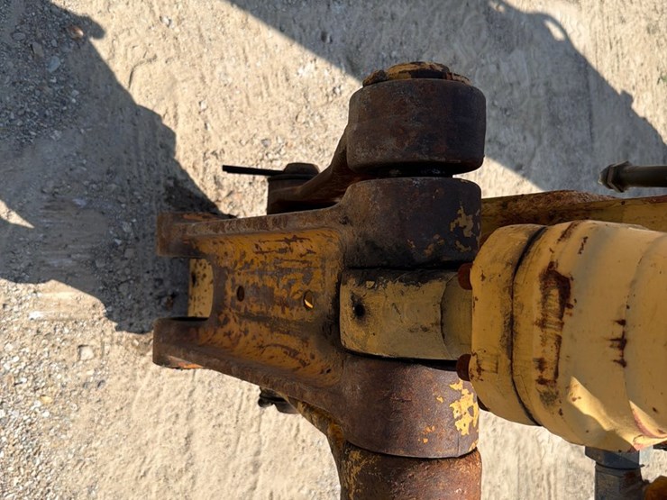 2000-deere-710d-image-132