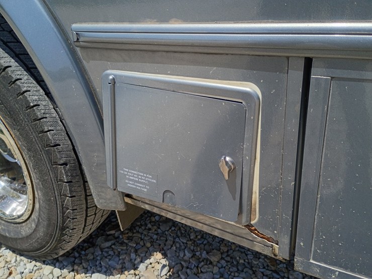 2005-ford-e450-image-110