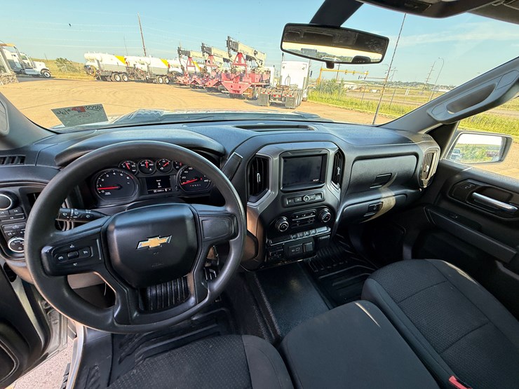 2021-chevrolet-silverado-2500hd-image-15