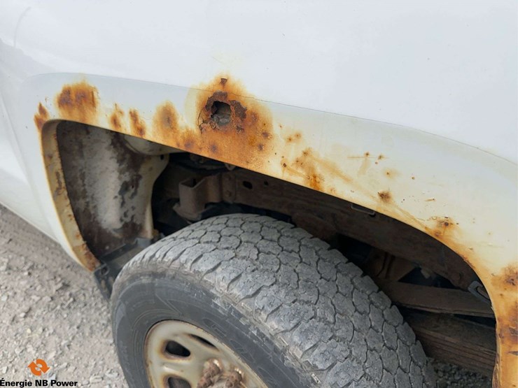2015-chevrolet-silverado-3500hd-image-19