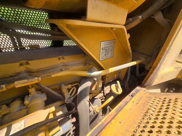 caterpillar-d6m-image-17