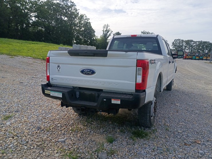 2018-ford-f350-image-8